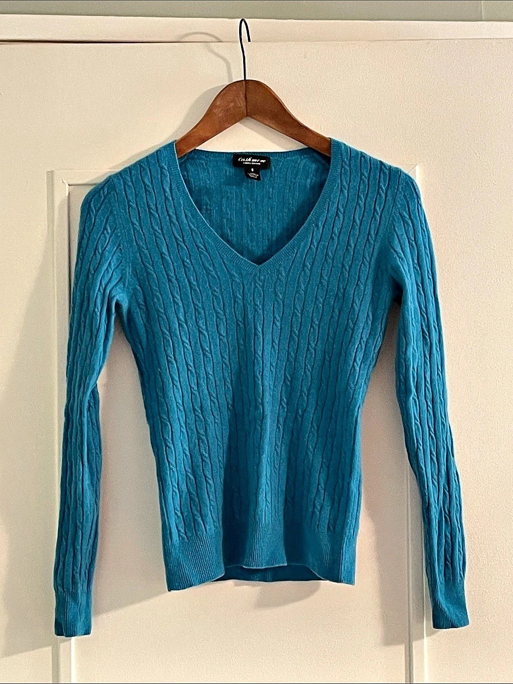 Lord & Taylor Cashmere V-Neck Blue Size Small Like New